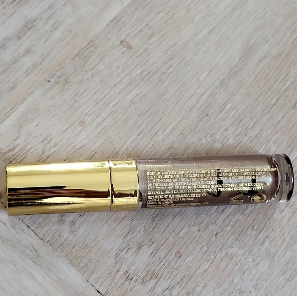 Appeal Liquid Eyeshadow in Champagne